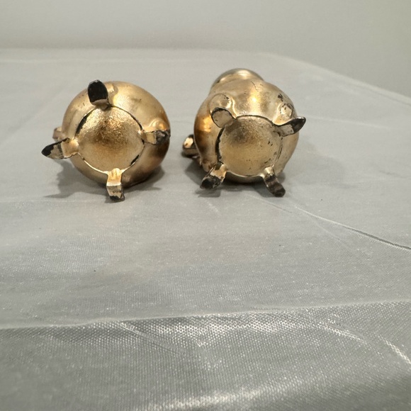Vintage Gold Tone Salt & Pepper Shakers | Patina | One Missing Label - Picture 7 of 7